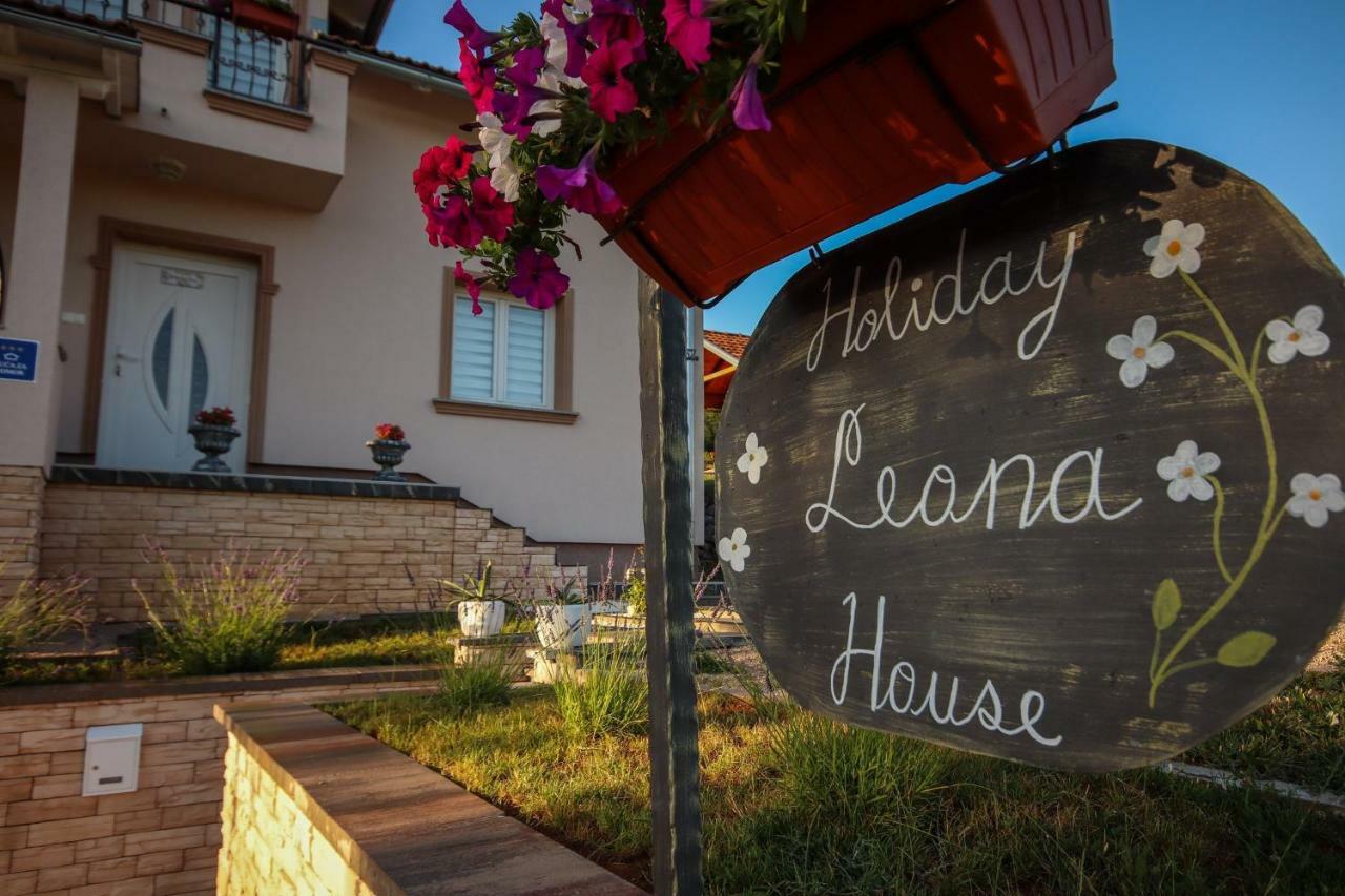 Holiday House Leona 오토칵 외부 사진